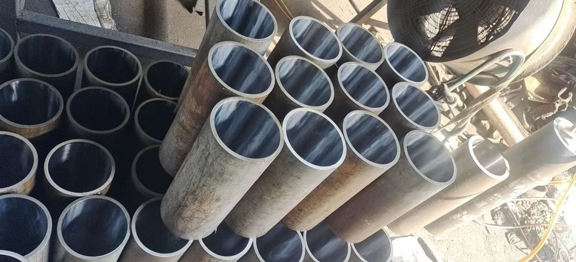 Hydraulic cylinder tubes